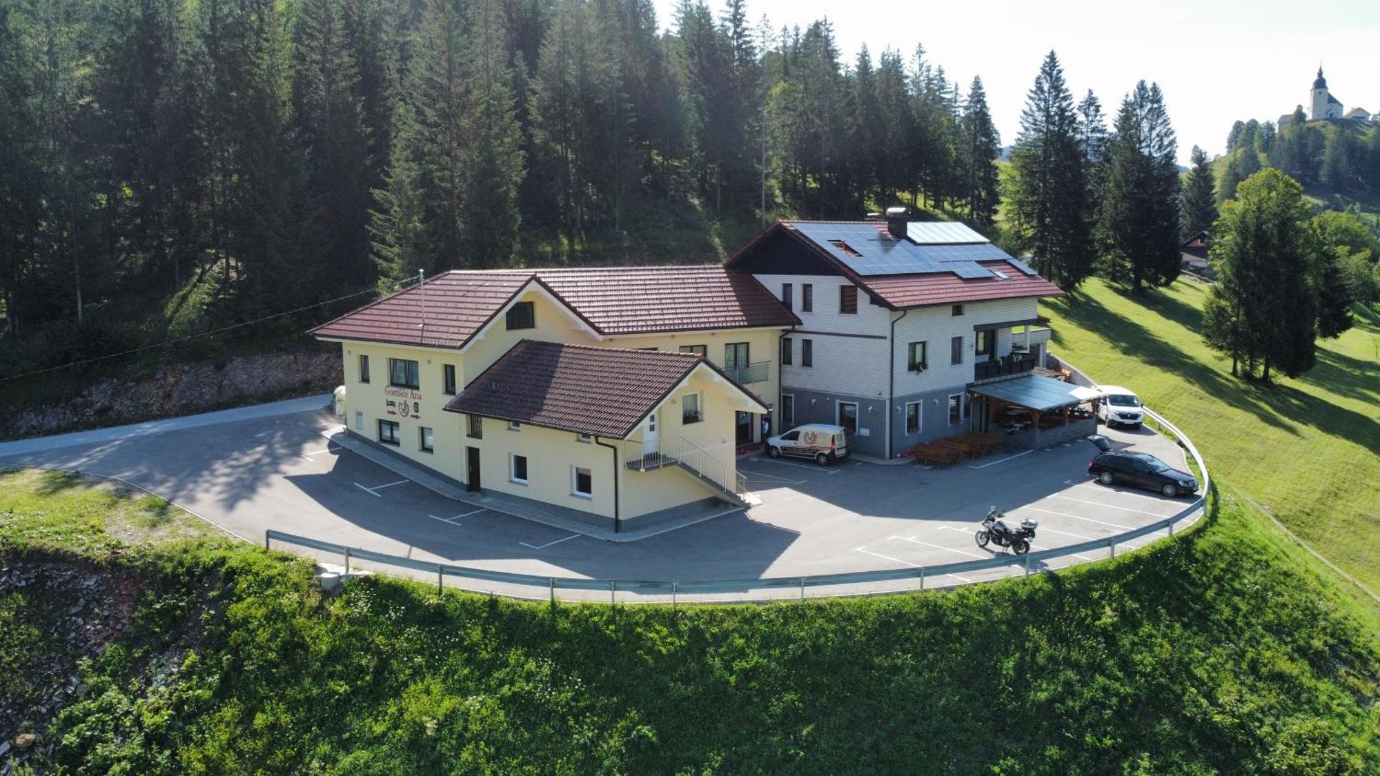 Hotel And Restaurant Ana Hrib-Loski Potok Exteriér fotografie
